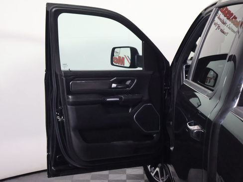 Used 2025 RAM 1500 Laramie AWD/4WD image 23