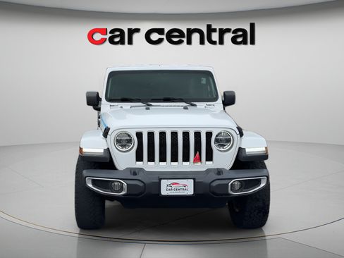 Used 2018 Jeep Wrangler Unlimited Sahara w/ Dual Top Group AWD/4WD image 8
