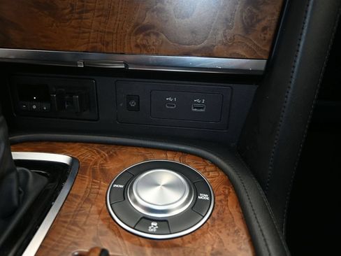 Used 2024 Nissan Armada SL w/ Captain's Chairs Package RWD image 23