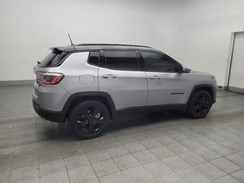 Used 2019 Jeep Compass Latitude FWD image 10