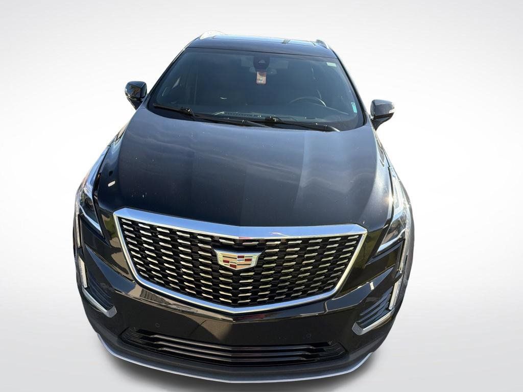 Used 2023 Cadillac XT5 Premium Luxury FWD image 2