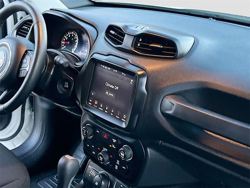 Used 2022 Jeep Renegade Latitude w/ Convenience Group image 28