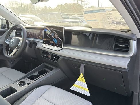 New 2026 Volkswagen Tiguan SE image 21