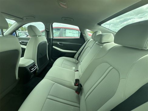 New 2025 Hyundai Sonata SEL image 12