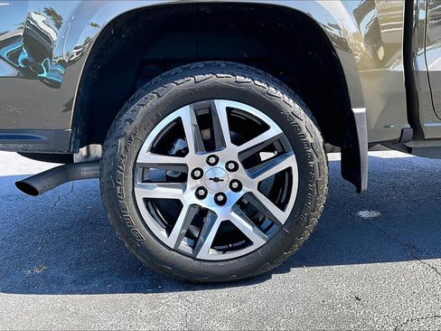 Used 2024 Chevrolet Colorado Z71 w/ Z71 Convenience Package 2 AWD/4WD image 9