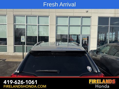 Used 2020 Toyota RAV4 LE image 5