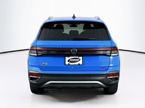 Used 2025 Volkswagen Taos SE w/ Panoramic Sunroof Package AWD/4WD image 14