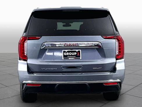 Used 2022 GMC Yukon XL SLT w/ SLT Premium Package AWD/4WD image 5