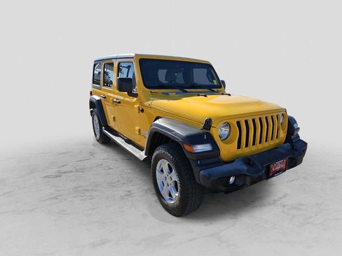 Used 2019 Jeep Wrangler Unlimited Sport S image 2