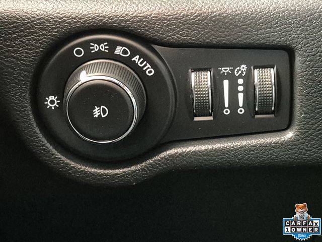 Used 2021 Chrysler Pacifica Touring w/ S Appearance Package FWD image 18