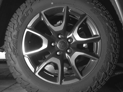 Used 2025 Jeep Compass Trailhawk image 15