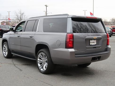 Used 2018 Chevrolet Suburban LT image 7