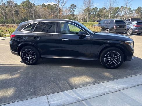 Used 2024 Mercedes-Benz GLC 300 4MATIC image 5