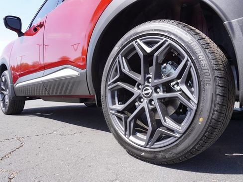 Used 2025 Nissan Kicks SR w/ Interior Electronics Package FWD image 6