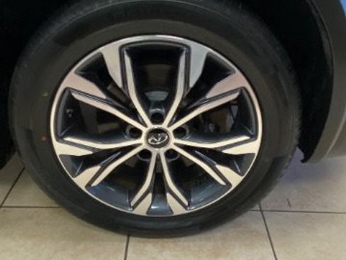 Used 2018 INFINITI QX30 Premium w/ Navigation Package AWD/4WD image 28
