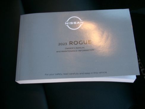 Used 2023 Nissan Rogue SL image 54