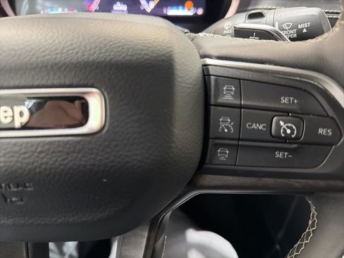 Used 2024 Jeep Grand Cherokee L Limited w/ Luxury Tech Group II image 15