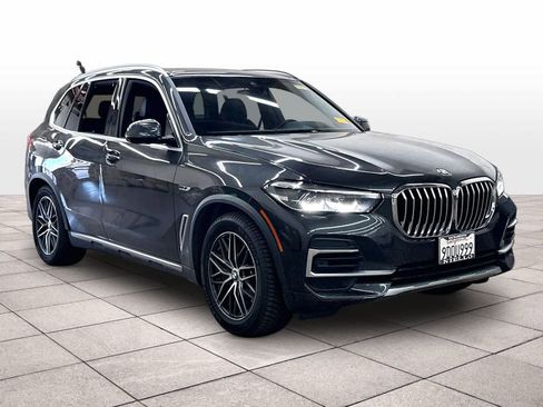 Used 2023 BMW X5 xDrive45e w/ Parking Assistance Package AWD/4WD image 2