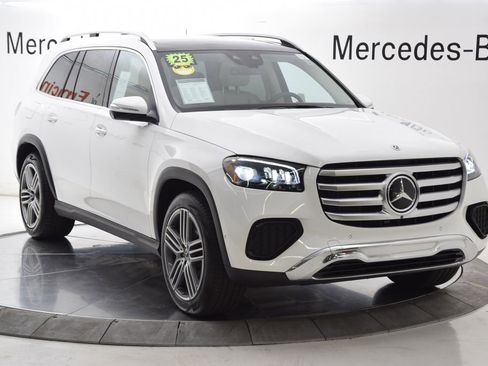 Used 2025 Mercedes-Benz GLS 450 4MATIC image 8