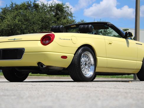 Used 2002 Ford Thunderbird RWD image 17