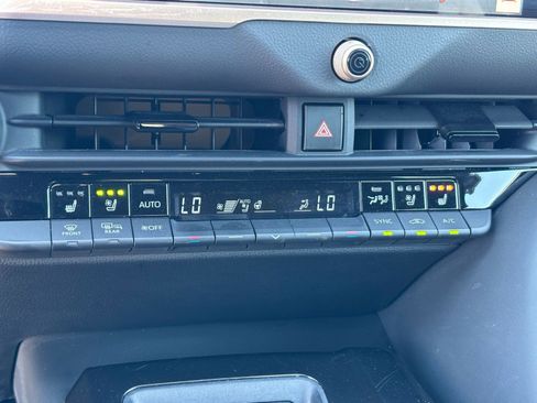 Used 2024 Toyota Crown Limited image 7