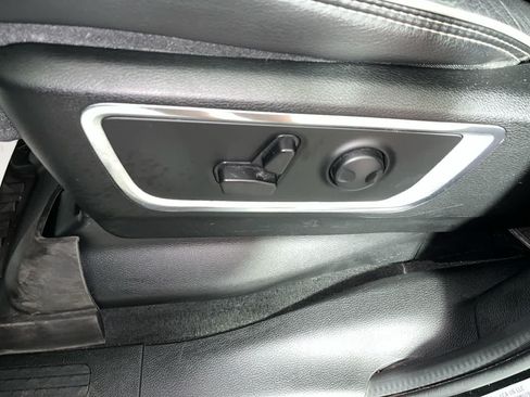 Used 2023 RAM 1500 Laramie AWD/4WD image 14