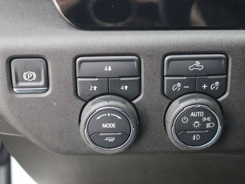 Used 2025 Chevrolet Silverado 2500 LT w/ Convenience Package AWD/4WD image 34