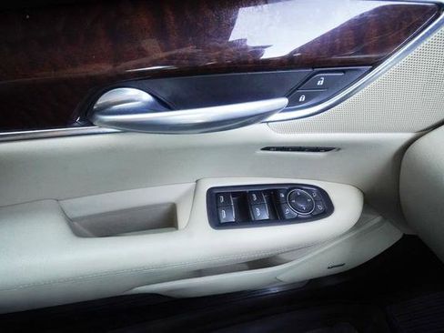 Used 2018 Cadillac XT5 Luxury w/ Driver Awareness Package image 14