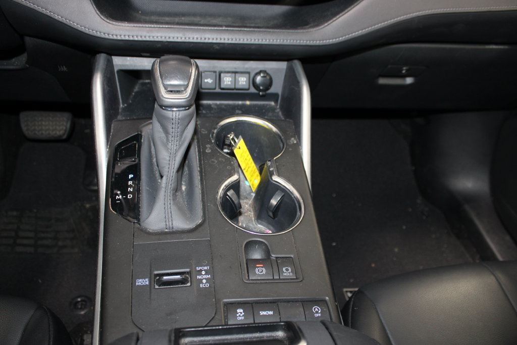 Used 2020 Toyota Highlander XLE FWD image 36