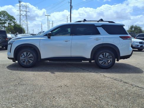 Used 2026 Nissan Pathfinder SV w/ SV Premium Package FWD image 26