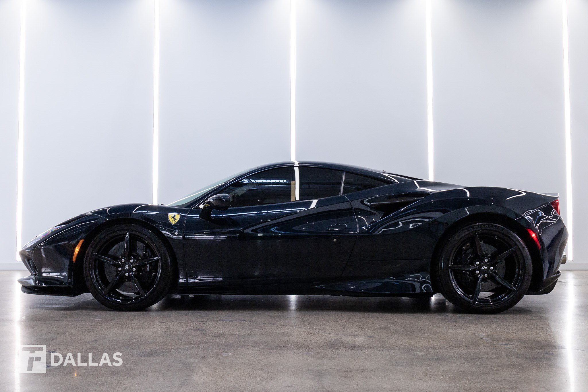 Used 2020 Ferrari F8 Tributo RWD image 1
