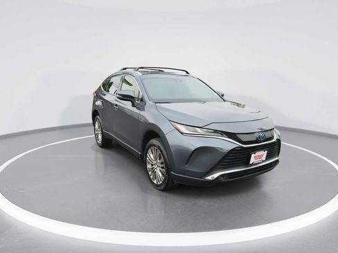 Used 2021 Toyota Venza XLE w/ Carpet Mat Package (TMS) AWD/4WD image 2