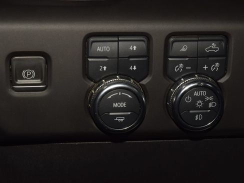 Used 2023 GMC Sierra 1500 AT4X w/ AT4X AEV Edition AWD/4WD image 39