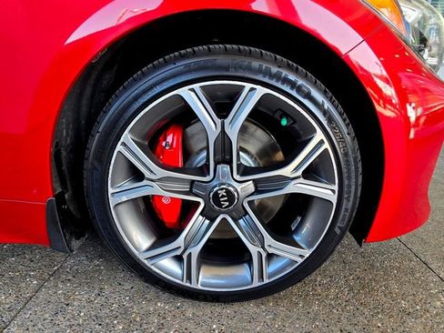 Used 2018 Kia Stinger GT1 RWD image 31