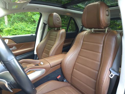 Used 2024 Mercedes-Benz GLE 450e 4MATIC image 13