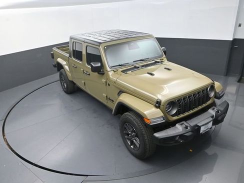 New 2026 Jeep Gladiator Sport AWD/4WD image 11