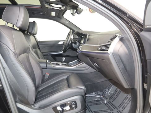 Used 2019 BMW X7 xDrive50i w/ M Sport Package AWD/4WD image 13