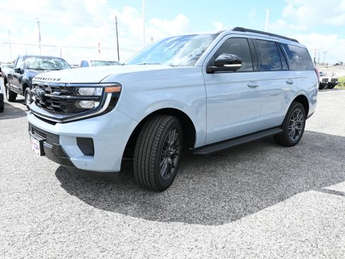 New 2026 Ford Expedition Platinum w/ Stealth Appearance Package AWD/4WD image 9