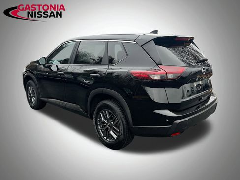 Used 2024 Nissan Rogue S image 6