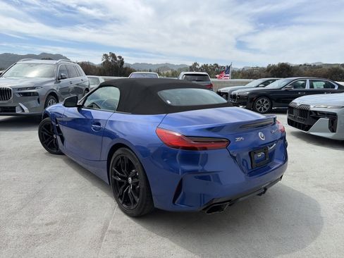 Used 2023 BMW Z4 M40i w/ Premium Package image 2