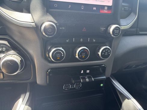 Used 2023 RAM 1500 Big Horn AWD/4WD image 16