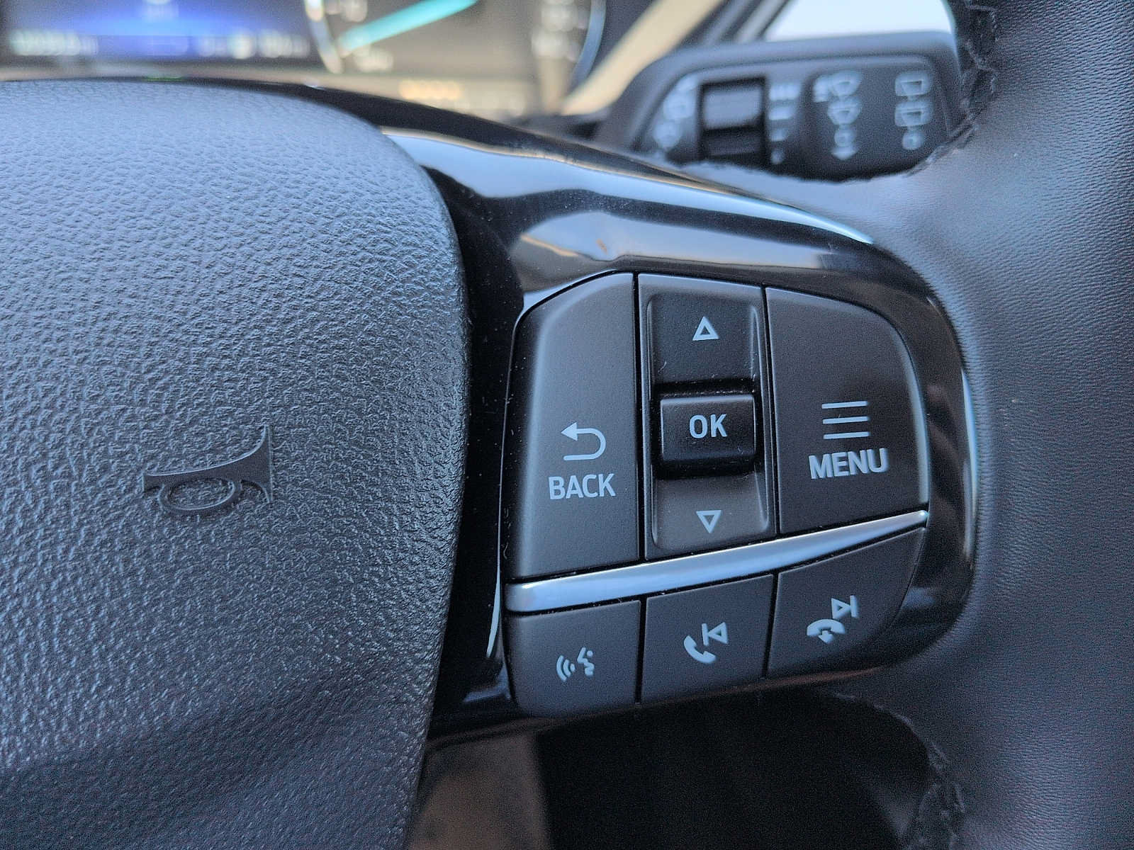 Used 2022 Ford Escape SE w/ Convenience Package FWD image 17