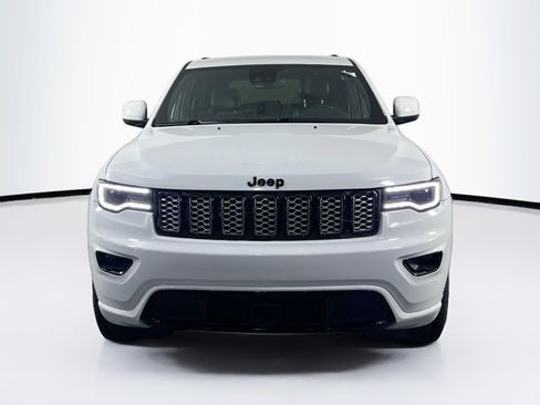 Used 2022 Jeep Grand Cherokee Laredo X image 2