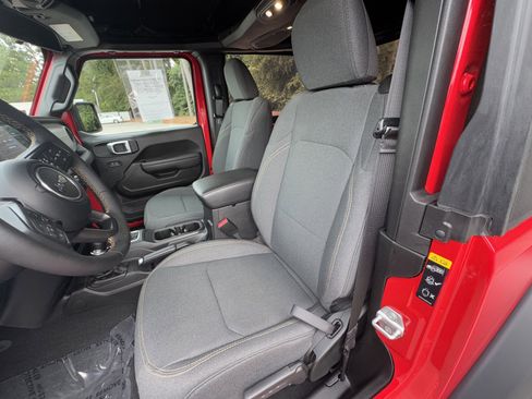Used 2024 Jeep Wrangler Sport S image 14