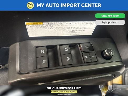 Used 2017 Toyota Tacoma TRD Off-Road w/ Tow Package image 11