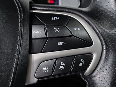 Used 2018 Jeep Grand Cherokee Trackhawk AWD/4WD image 32