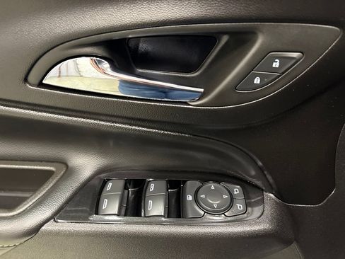 Used 2024 Chevrolet Equinox Premier AWD/4WD image 14