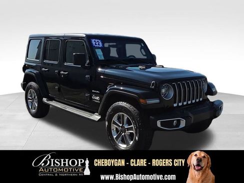 Used 2022 Jeep Wrangler Unlimited Sahara w/ LED Lighting Group AWD/4WD image 15