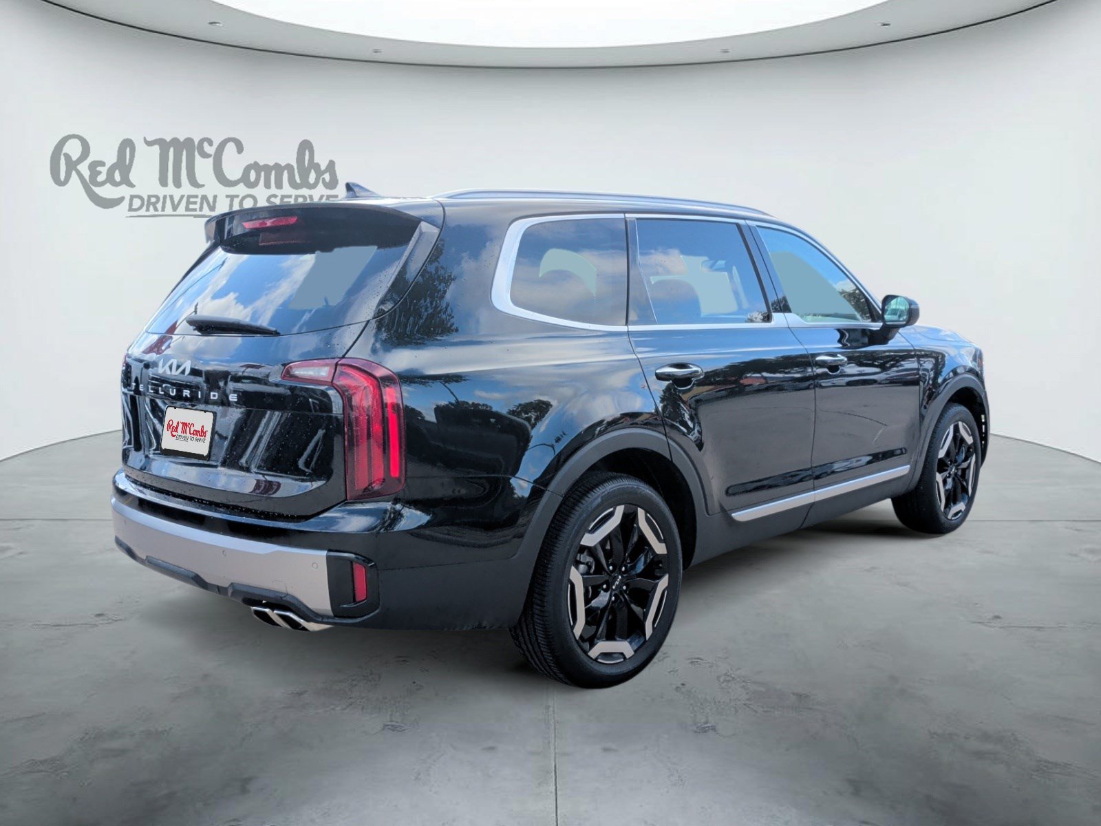 Used 2025 Kia Telluride S FWD image 5