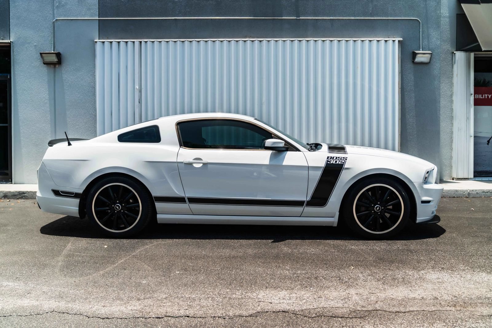 Used 2013 Ford Mustang Boss 302 w/ Boss 302 Accessory Pkg RWD image 4